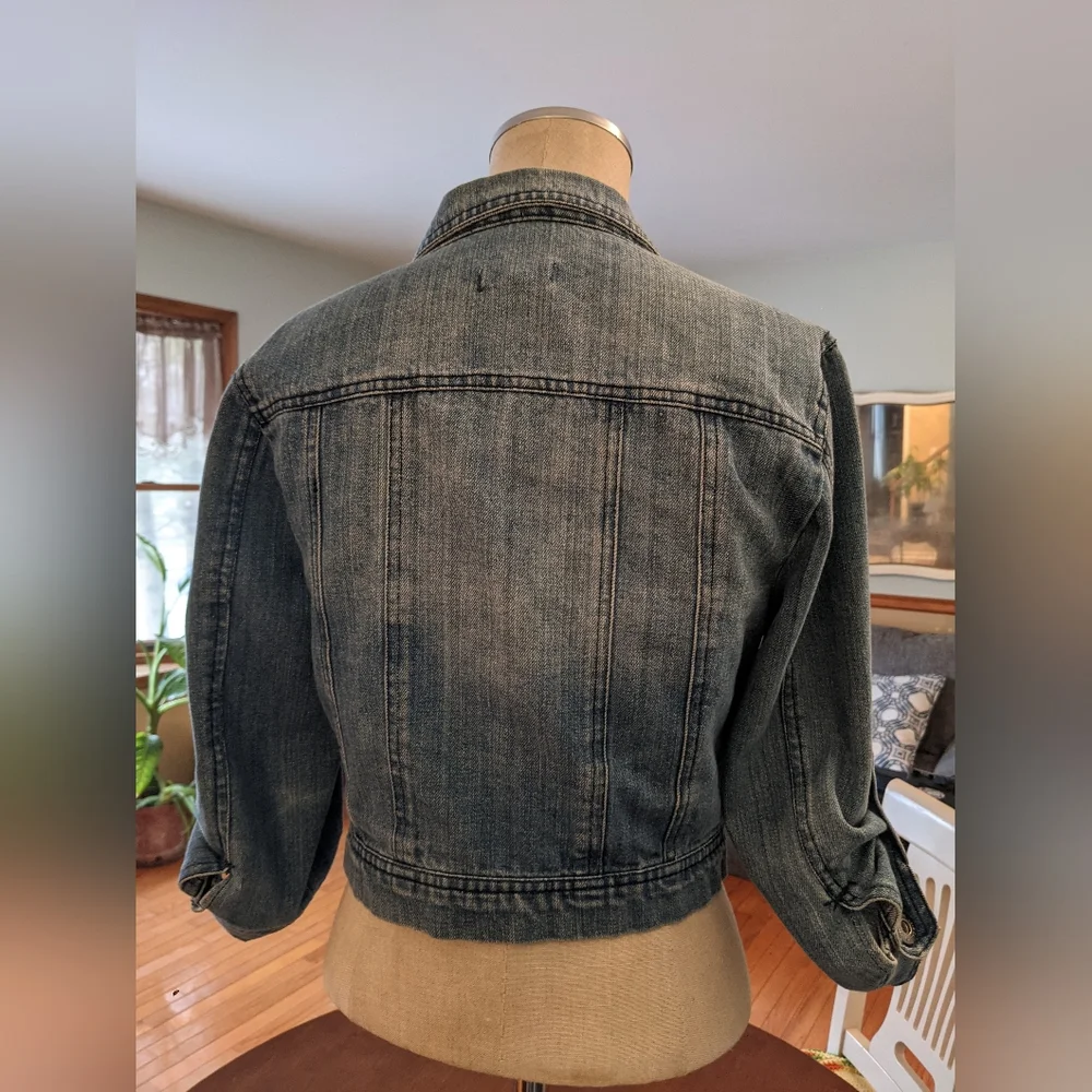 Cropped Jean jacket!! LOVECUTURE denim trendy cropped style Jean jacket - Picture 6 of 9